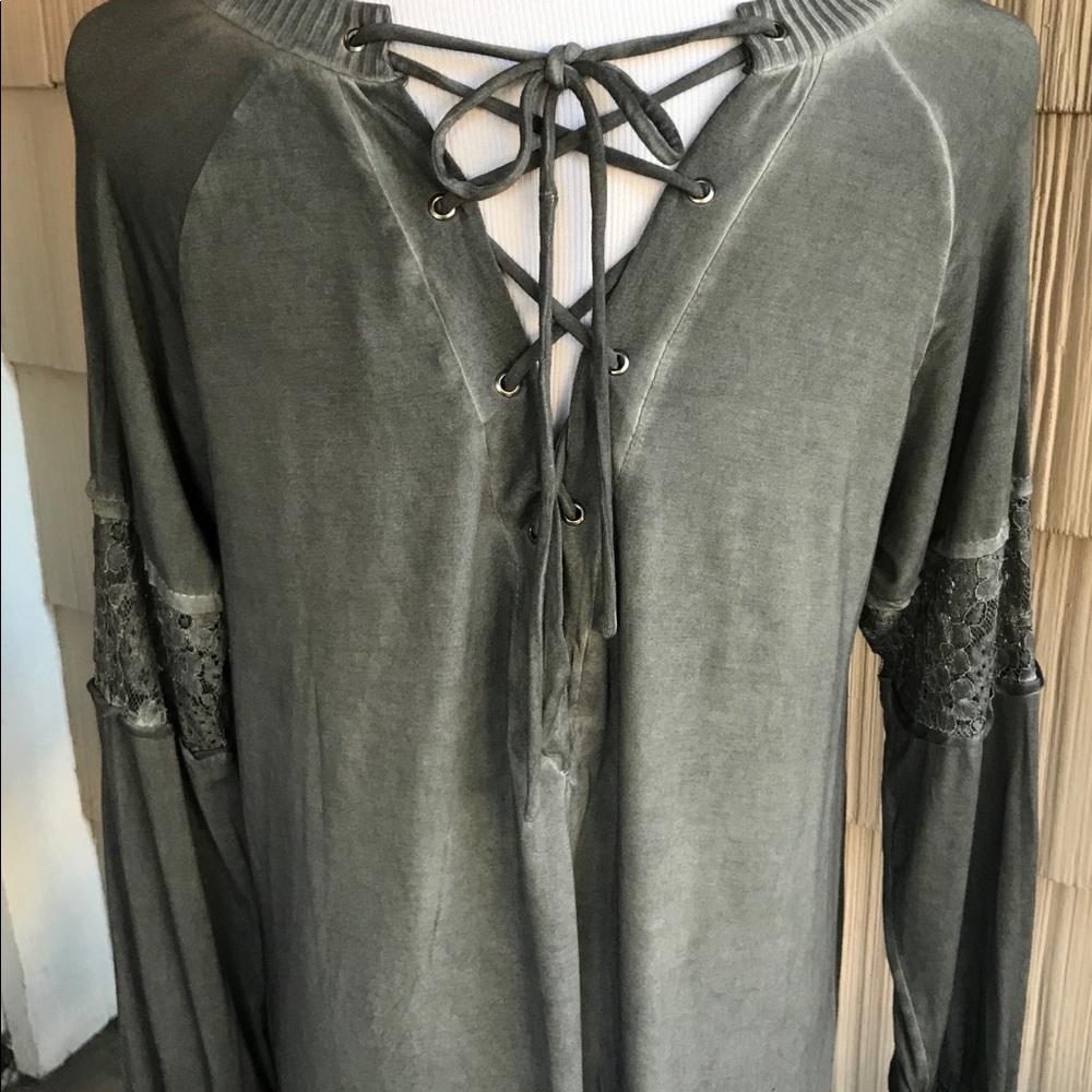 NWT POL long sleeved dark grey super soft blouse - Picture 3 of 3